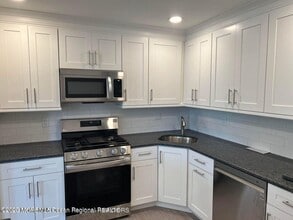 Building Photo - 506 Harding Rd