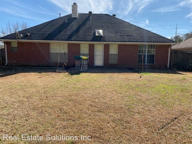 Building Photo - 3 br, 2 bath House - 107 River Ridge Parkway