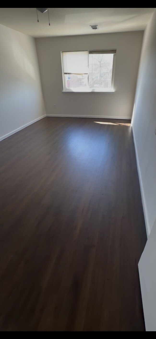 Building Photo - 288 College Dr