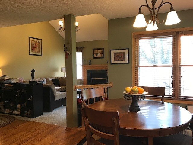 Foto del edificio - 16842 Hanover Ln