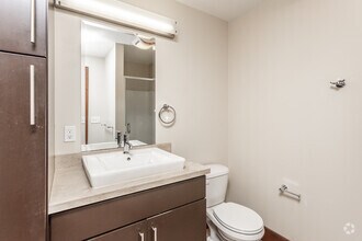 1BR, 1BA - 900-1,200 SF - Davenport Bank Apartments