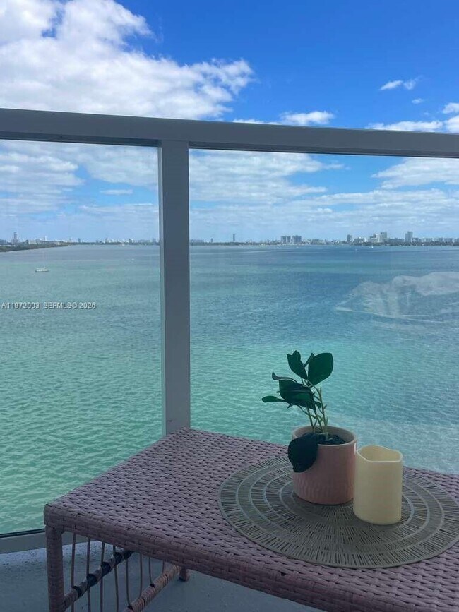 Foto del edificio - 3301 NE 5th Ave