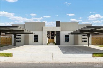 Building Photo - 15 West Dr