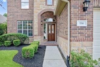 Building Photo - 114 N Hawkhurst Cir