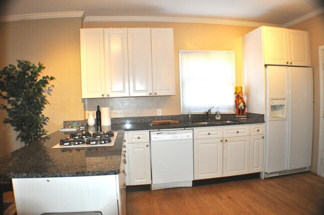 Foto del edificio - 1801 W Diversey Pkwy