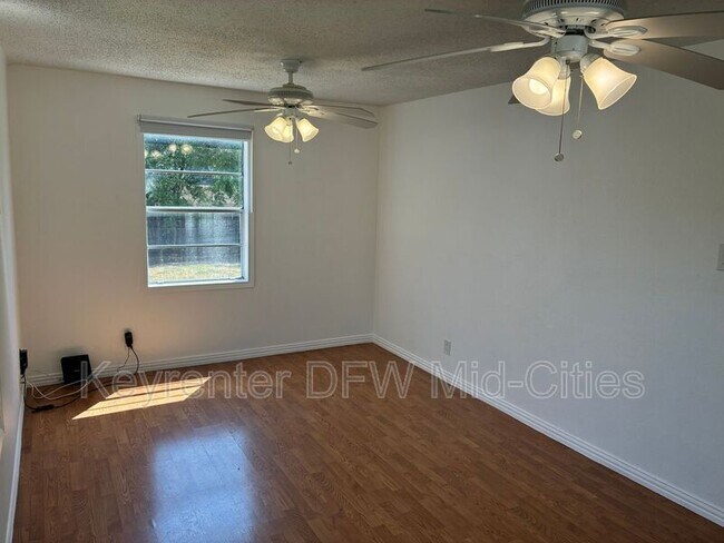 Foto del edificio - 514 Larry Dr