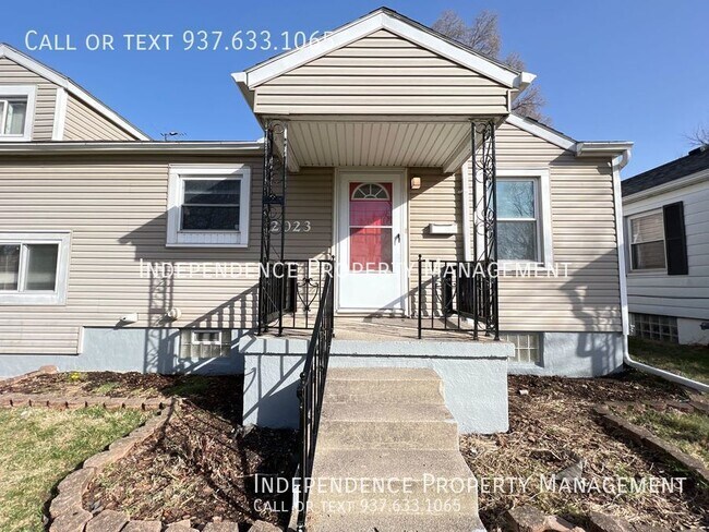 Building Photo - Patterson Home! **FREE APPLICATION AND $75...