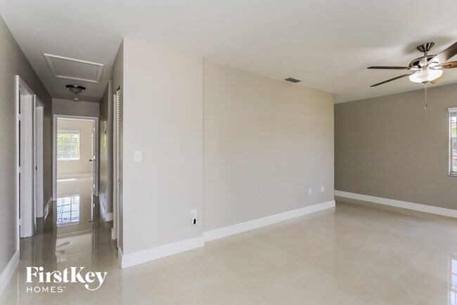 Foto del edificio - 16905 SW 106th Ct