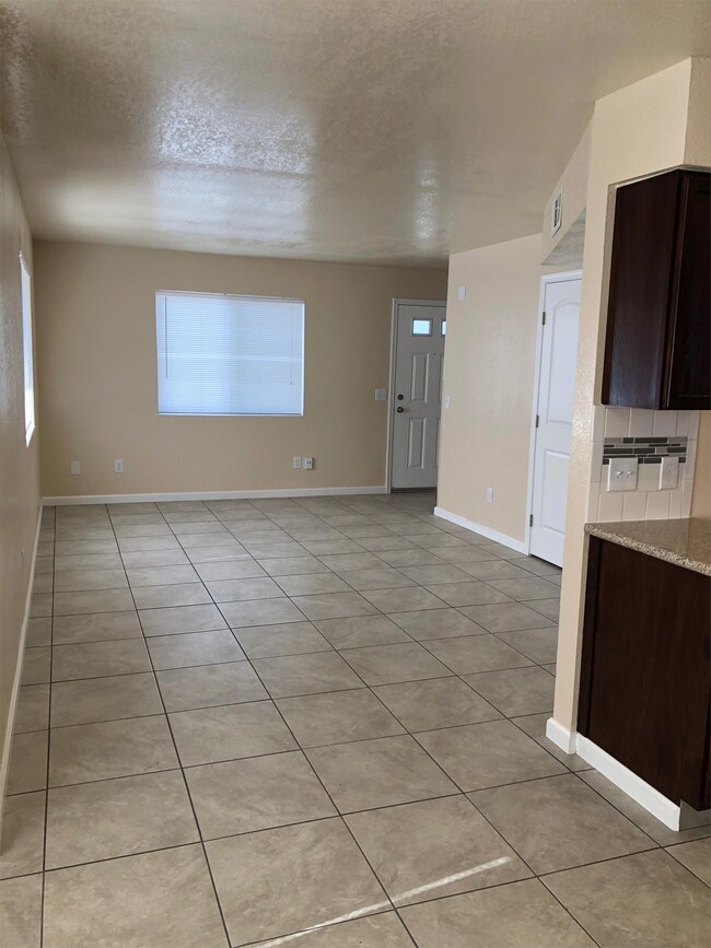 Foto del edificio - 4645 W Noble Ave