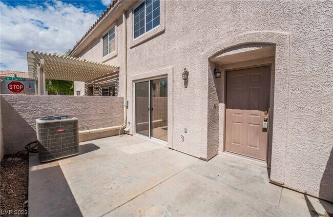 Building Photo - 511 Star Chase Pl