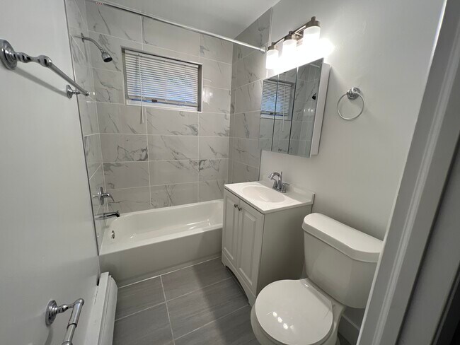 Baño - 5716 Weymouth St