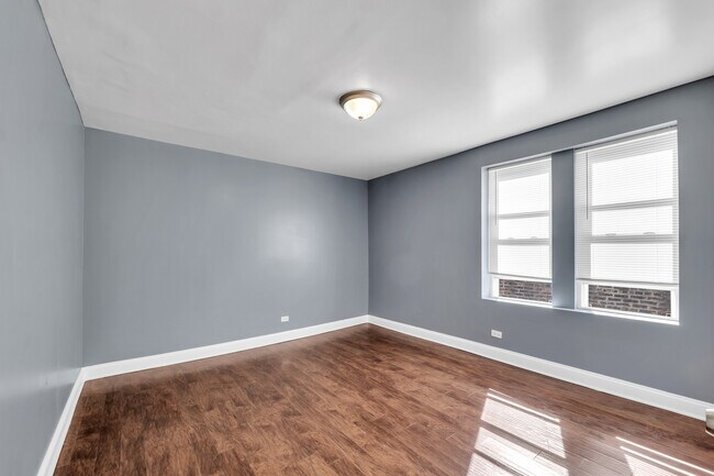 Foto del edificio - 8241 S Maryland Ave