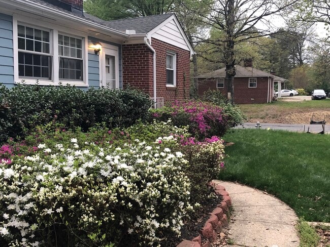 Building Photo - 6241 Forest Hill Ave