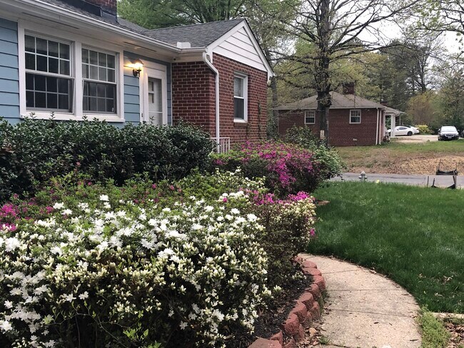 Foto del edificio - 6241 Forest Hill Ave