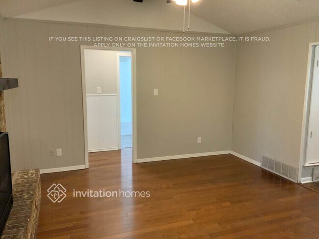 Foto del edificio - 3325 Hummingbird Ln
