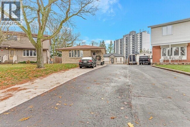 Building Photo - 67 Kimberly Crescent