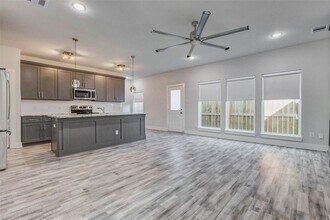 Building Photo - 4677 Bellfort Ave