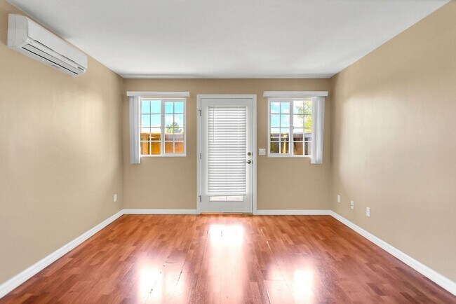Building Photo - 5252 Balboa Arms Dr
