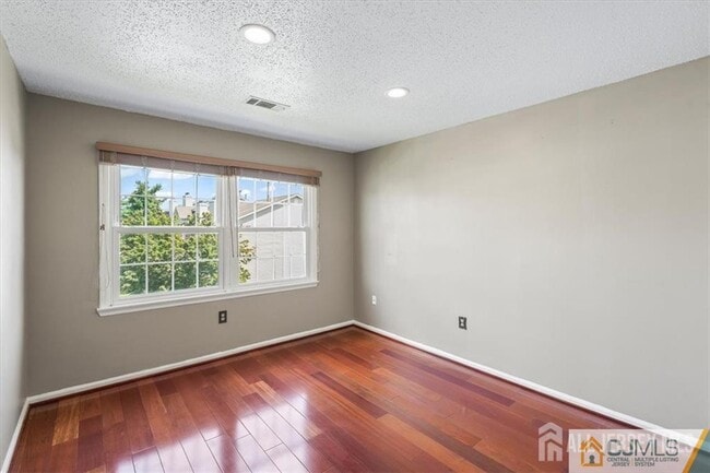 Building Photo - 834 Edpas Rd