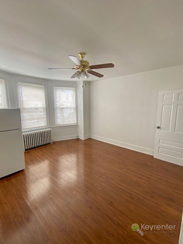 Building Photo - 16 N Rigby Ave