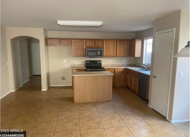Foto del edificio - 6622 W Hess St