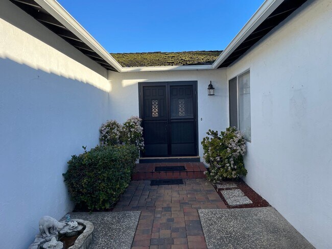 Foto del edificio - Quiet Blossom Valley Home