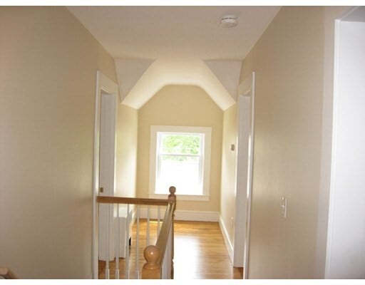 Building Photo - 153 Holten St