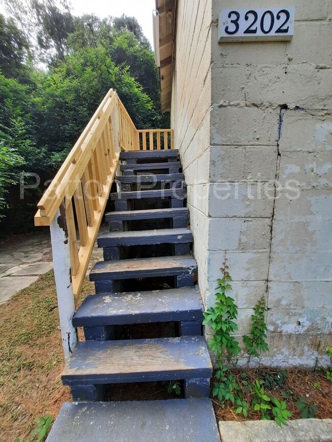 Building Photo - 3202 Colin Kelly Dr