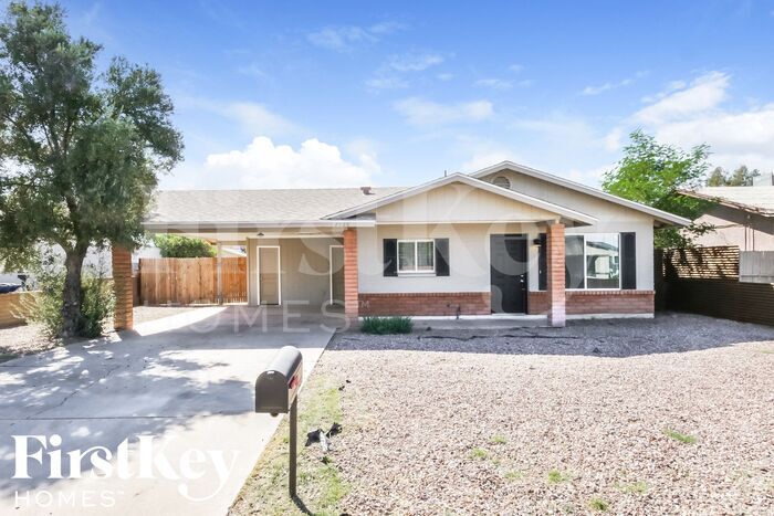 Primary Photo - 2505 East Don Carlos Avenue