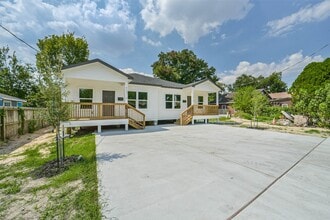 Building Photo - 3007 Bringhurst St