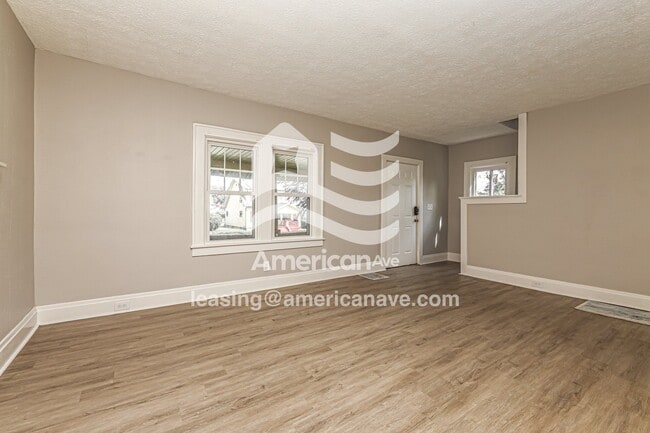 Building Photo - 821 Catalpa Dr.