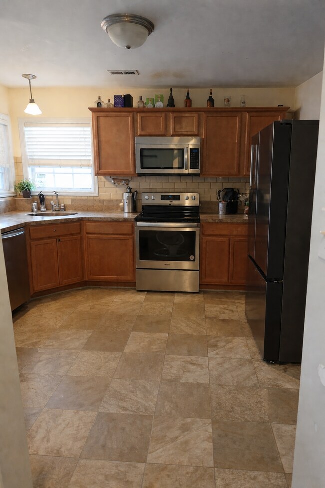 Foto del edificio - 108 Cherry Grove Dr