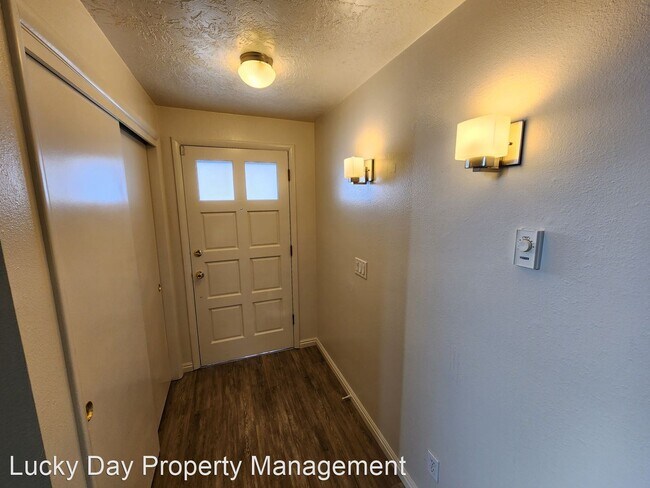 Building Photo - 2 br, 2 bath House - 1915 Brock