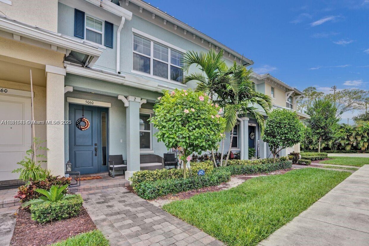 Foto principal - 5060 Eucalyptus Dr