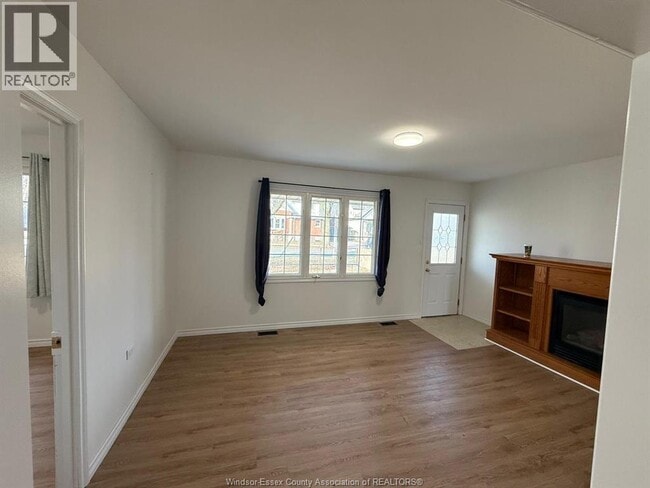 Photo du bâtiment - 3693 Queen St