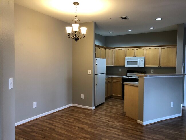 Kitchen appliances have been updated - 7435 S Alkire St