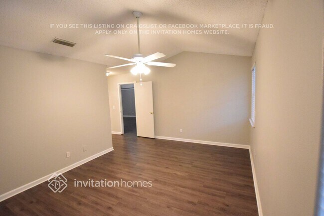 Building Photo - 2139 Lady Di Ln