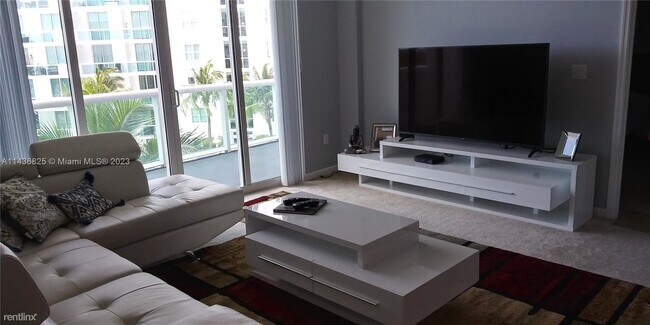 Foto del edificio - 2 br, 2 bath Condo - 7900 Harbor Island Dr...