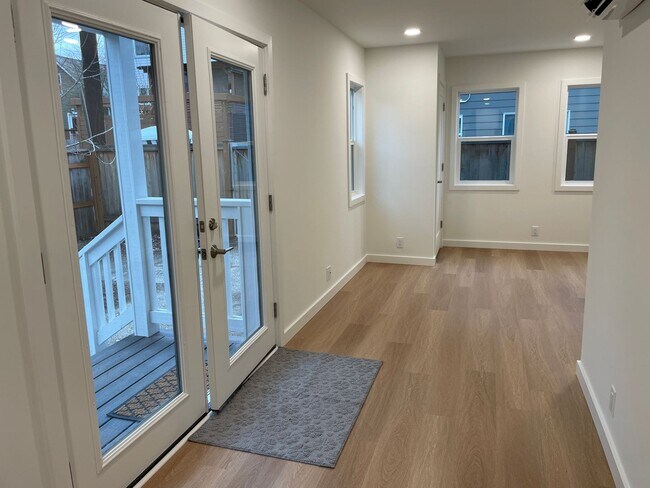 Foto del edificio - Brand new ( in 2022) Cozy little house ( D...