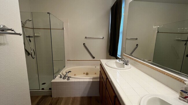 Foto del edificio - Garin Ranch Corner Lot near Downtown Brent...