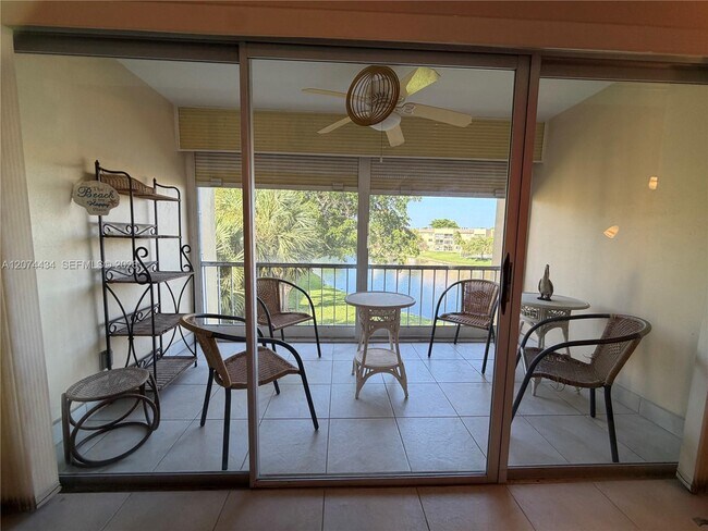 Foto del edificio - 5890 NW 64th Ave