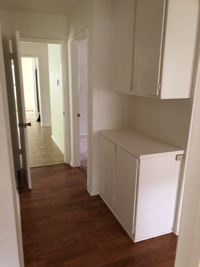 Building Photo - 6425 Decanture St