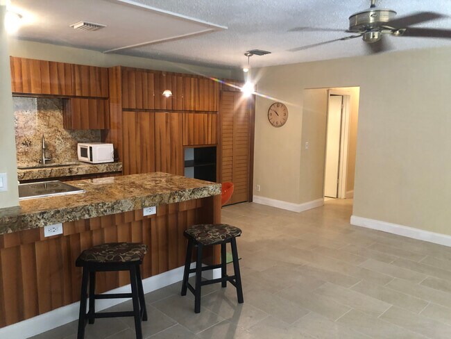 Building Photo - 3013 Albatross Rd