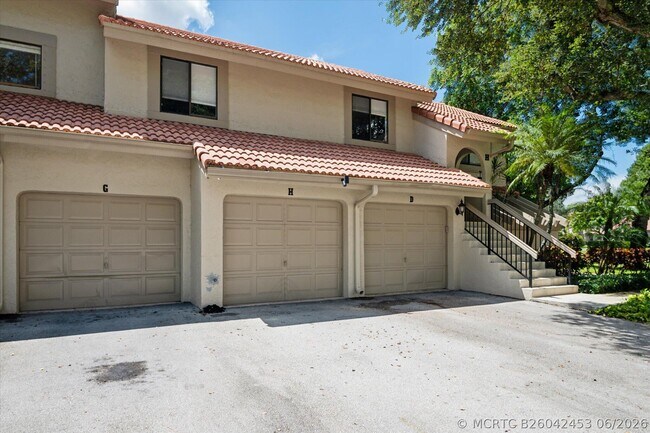 Building Photo - 5750 Coach House Cir