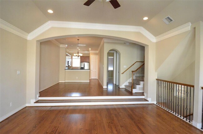 Foto del edificio - 9006 Harbor Hills Dr