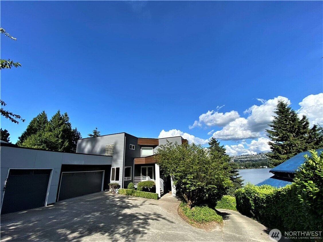 Foto principal - 4bd/3.5ba Mercer Island Home
