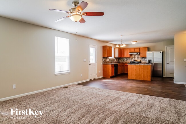 Foto del edificio - 2144 Greencrest Way