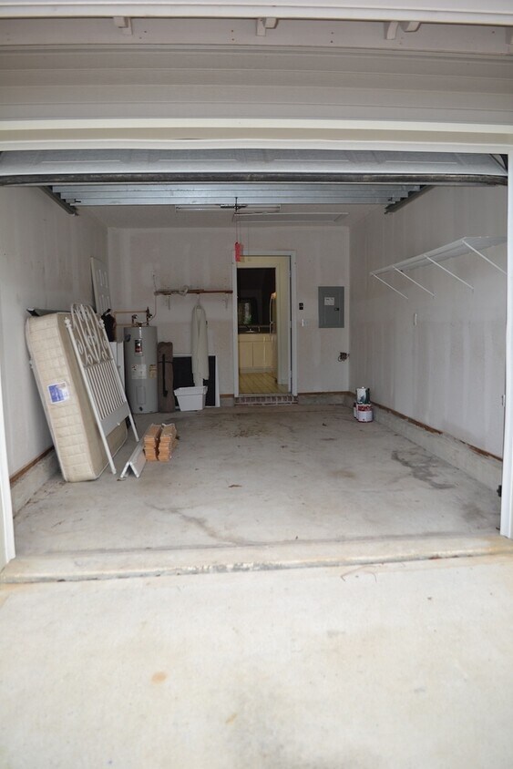 Building Photo - Renovated 3/2/1 in Escada ready June 20th