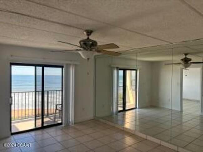 Building Photo - Ocean Front Condo in Ormond Beach