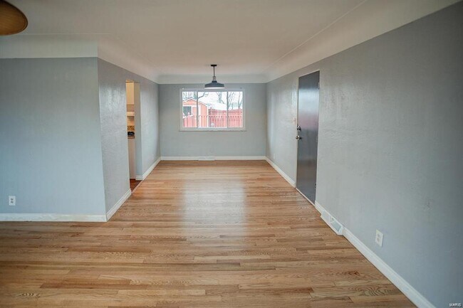 Building Photo - 9 Hazelwood Dr